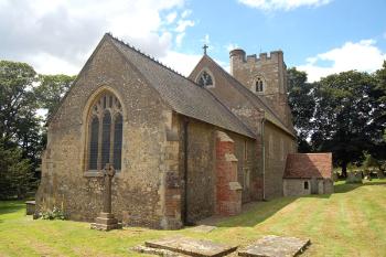 Kensworth church from the east August 2007